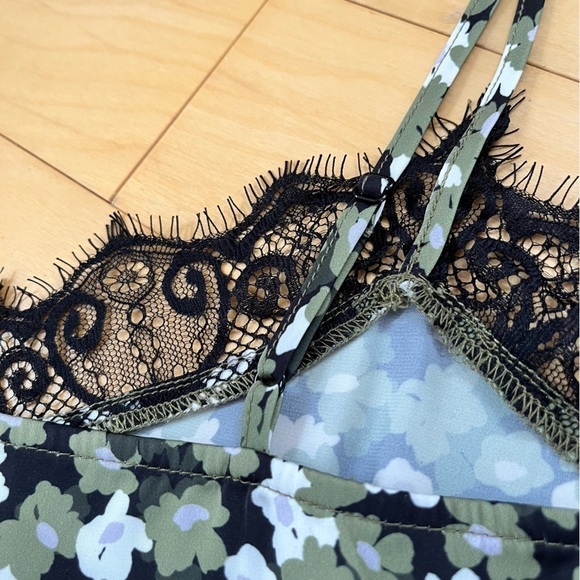 PAPER Label Brand Eyelash Lace Trim Floral Satin Cami - Picture 6 of 10
